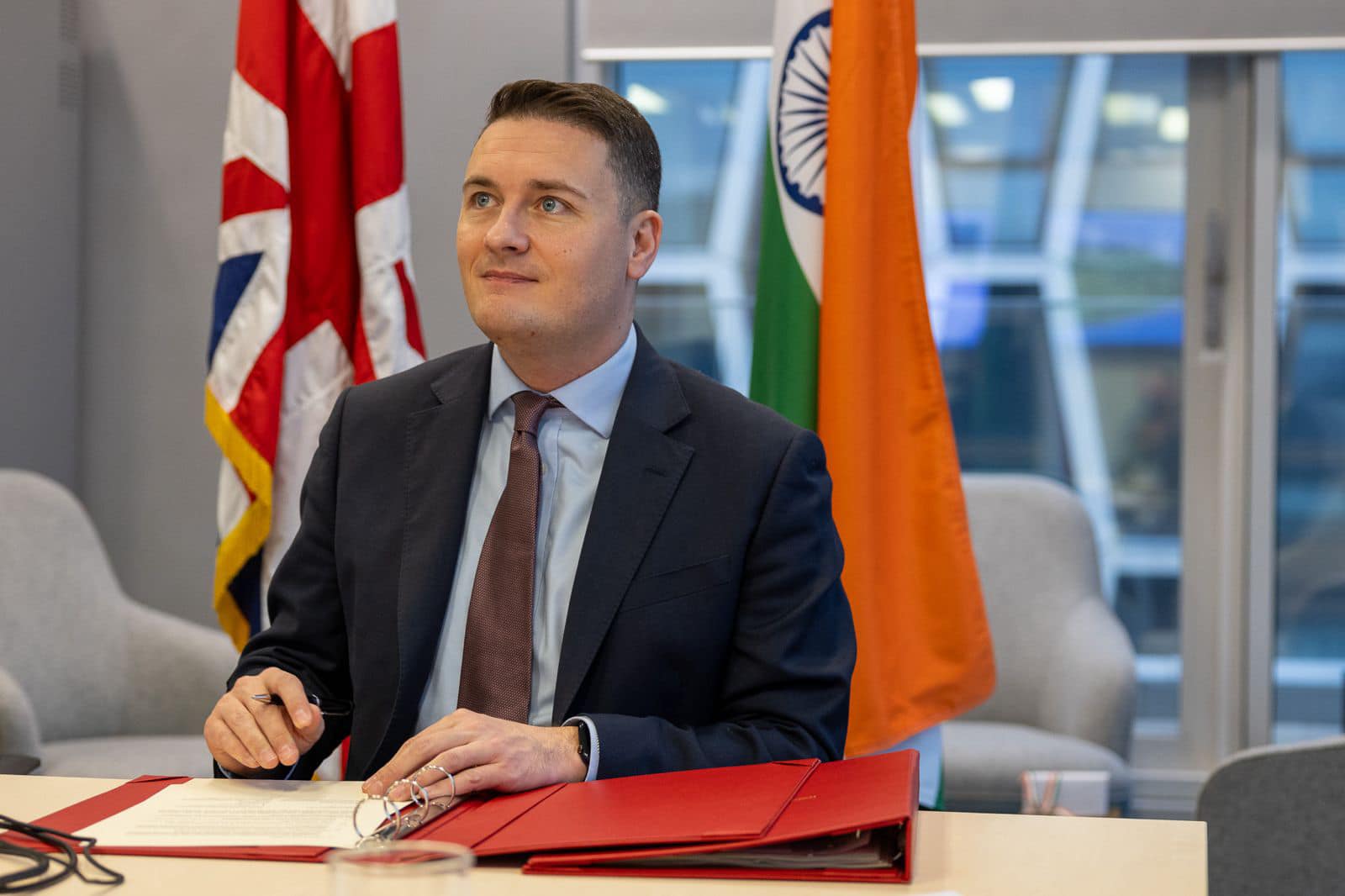 Британський міністр відкинув чутки в ЗМІ про намір "замінити" Стармера