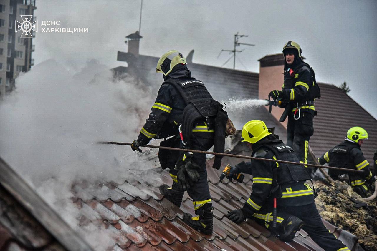 ДСНС показала наслідки масованої атаки ворожих безпілотників на Харків