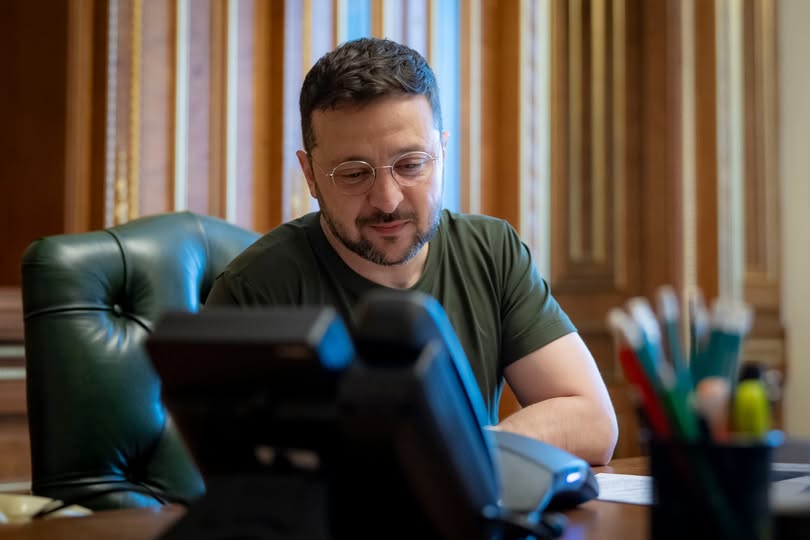 Зеленський поговорив з Папою Римським Левом XIV: "Запросив Його Святість здійснити апостольський візит в Україну"