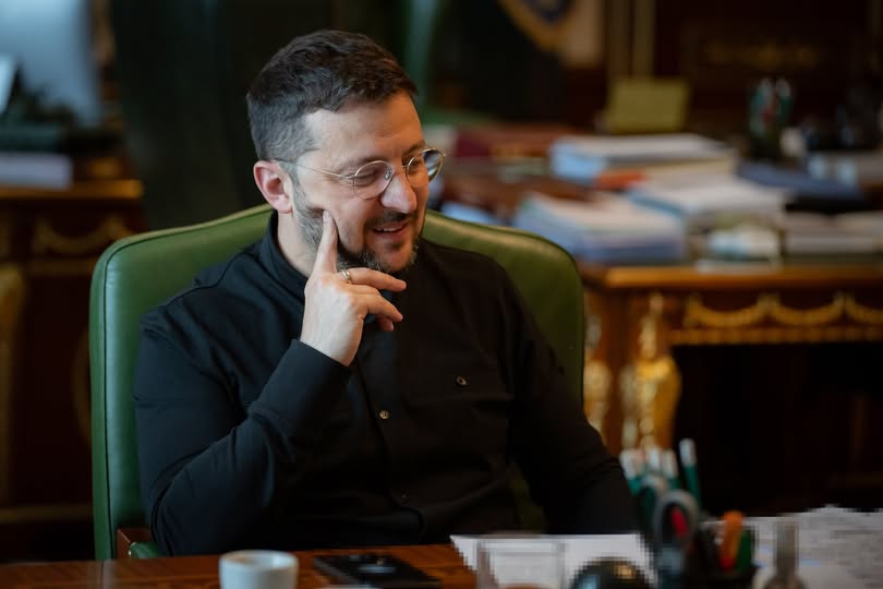 Зеленський поговорив із новообраним Президентом Румунії Нікушором Даном та запросив його в Україну 