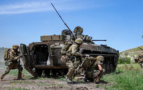 Сили оборони проводять наступальну операцію біля Лимана: аналітики заявляють про звільнення сотень кілометрів території — ЗМІ Сили оборони проводять наступальну операцію біля Лимана: аналітики заявляють про звільнення сотень кілометрів території — ЗМІ