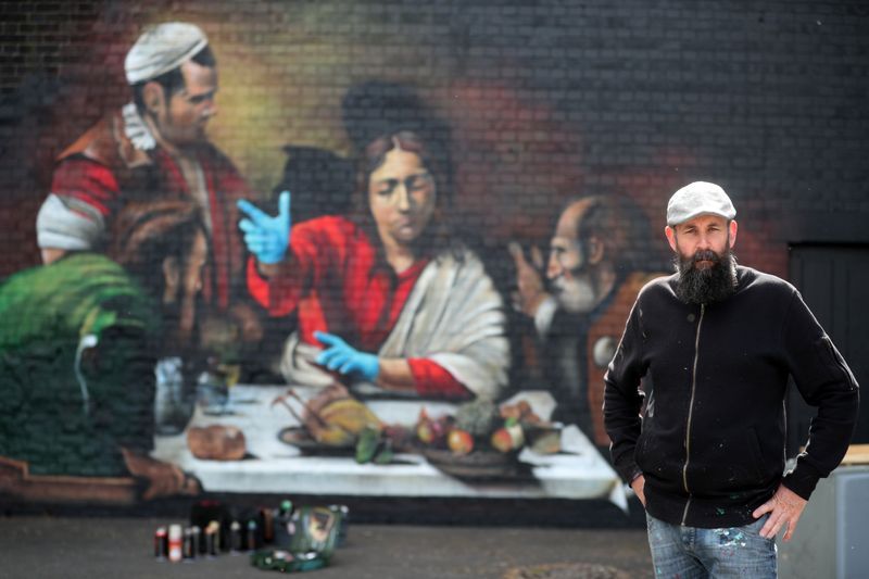 Лондонський вуличний художник присвятив графіті медикам