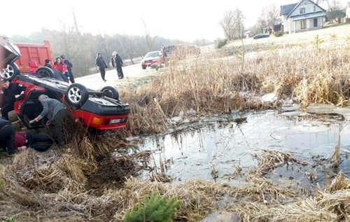 З водойми на Львівщині витягли автомобіль з чотирма трупами