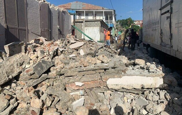 Число жертв землетрясения на Гаити достигло 2189 человек