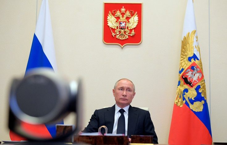 Эйдман: Путин – двулик, как курица на российском гербе