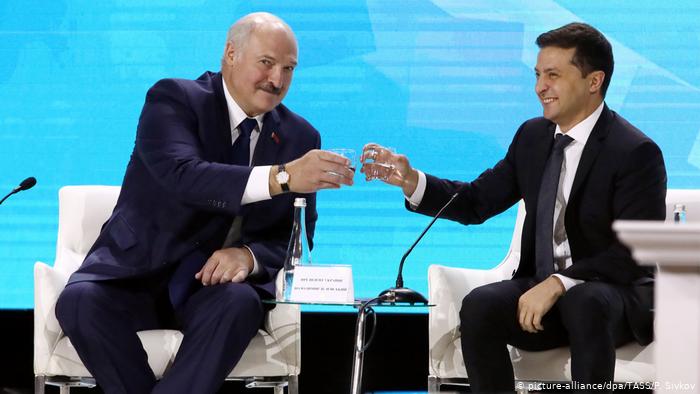 Навіщо Лукашенко ліпить з України ворога?
