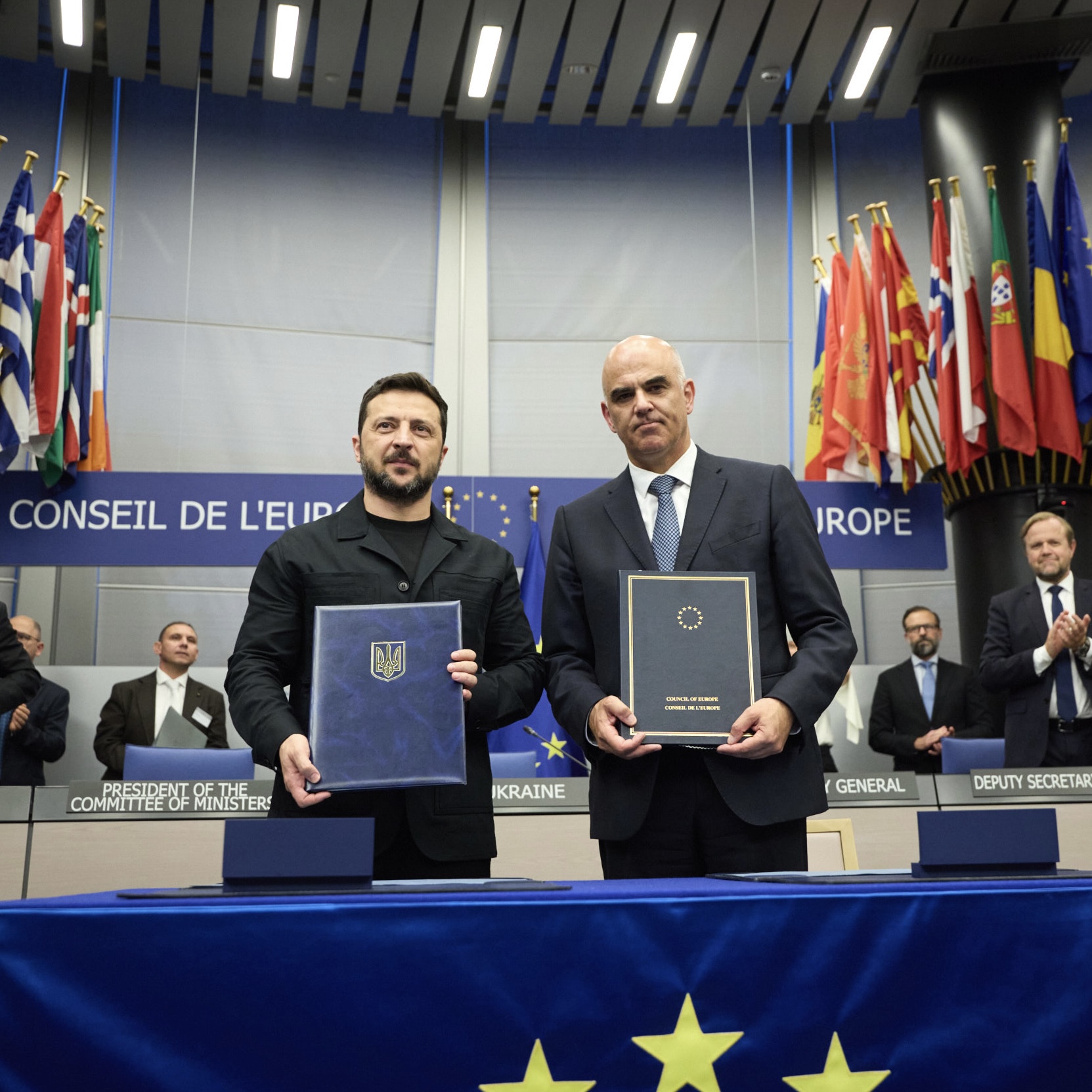 Зеленський підписав документи для ратифікації угоди про створення спецтрибуналу щодо злочинів РФ