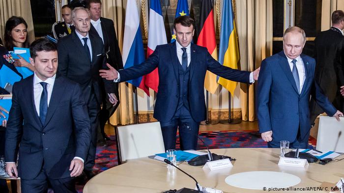 Зрив Росією переговорів у Парижі: чим Кремль шантажує Україну