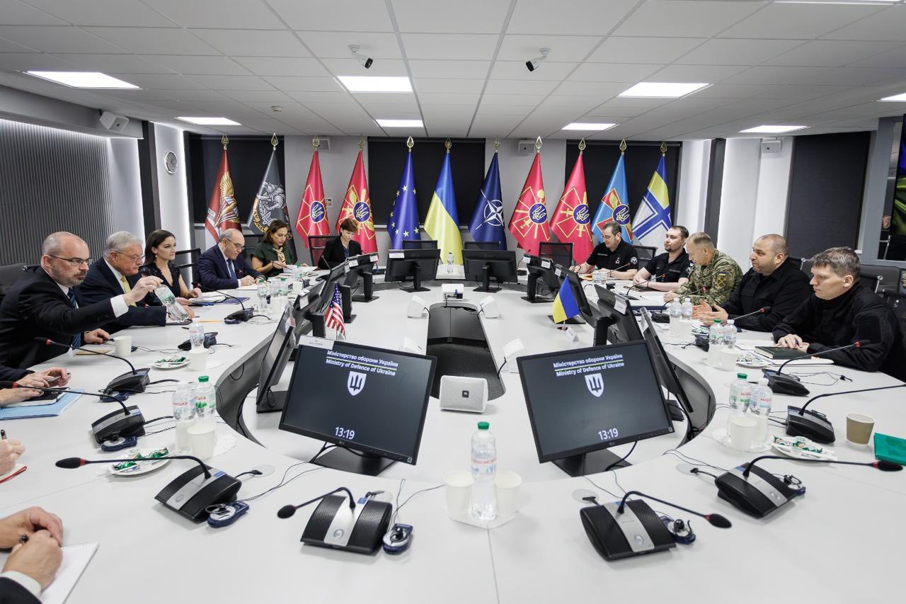Міністр оборони України Рустем Умєров зустрівся з генералом Кітом Келлогом 