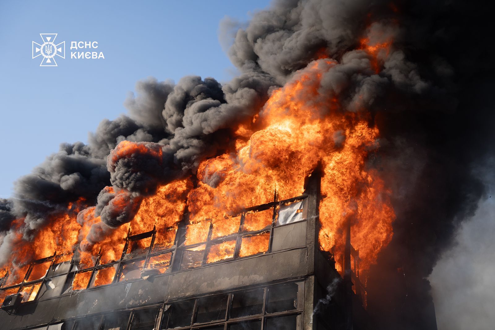 "Головна ціль атаки – Київ та область": Зеленський відреагував на черговий обстріл