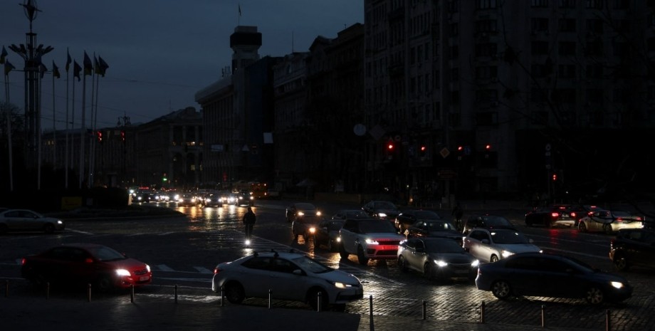 До 3 разів на день: з'явилися нові графіки відключення світла у Києві