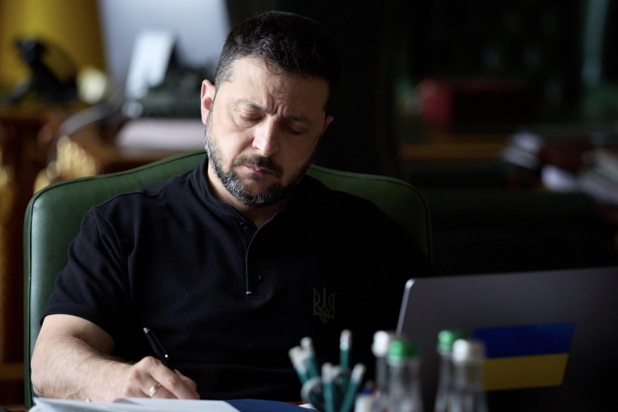 "Координуємо наші позиції": Зеленський поговорив з Макроном 