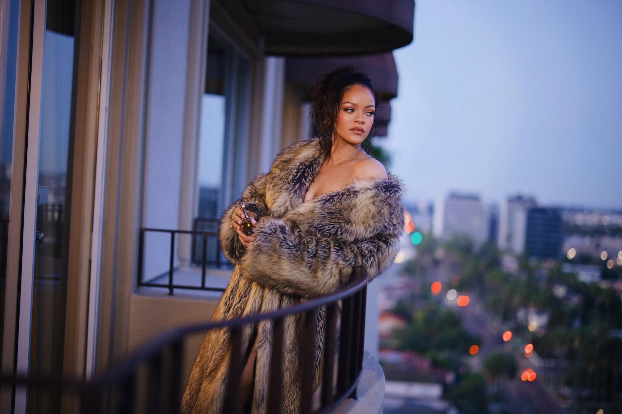 Жінці, яка обстріляла будинок Ріанни, загрожує довічне увʼязнення – People