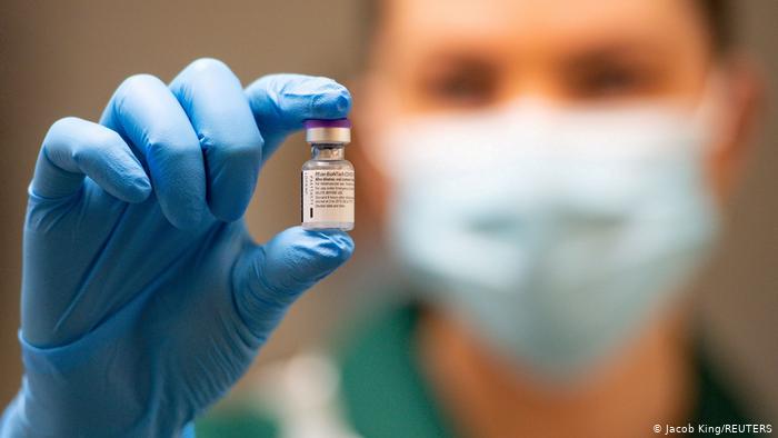 The Guardian: Пов’язане з Росією агентство намагалося через європейських блогерів очорнити вакцину Pfizer