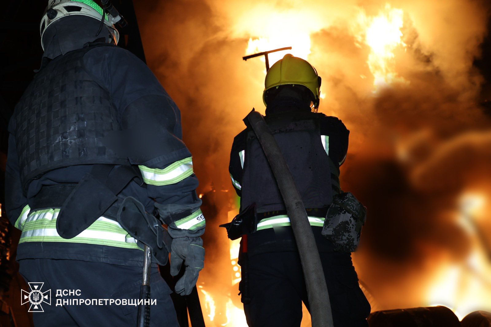 Ворог масовано атакував шахедами Кривий Ріг: понад 10 влучань, виникли пожежі на об'єктах інфраструктури