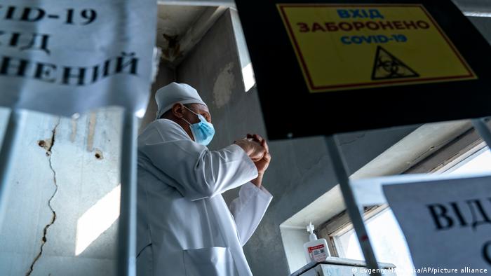 Від коронавірусу можуть померти ще 236 тисяч осіб до кінця року: ВООЗ назвала причини