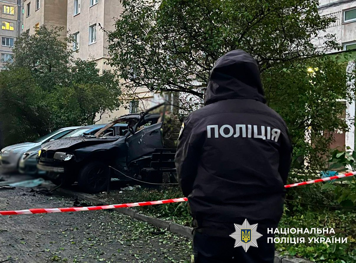 У Києві вибухнуло авто, під водійське сидіння була закладена вибухівка – поліція Києва 