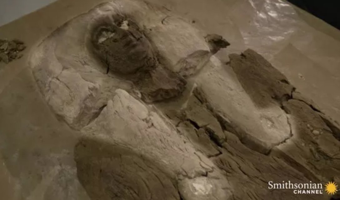 В Єгипті археологи відкрили царську гробницю, але замість фараона знайшли "самозванку". ФОТО