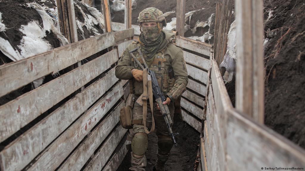 На Донбасі український військовий отримав бойову травму