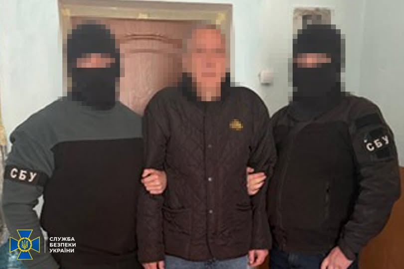 СБУ викрила ворожого інформатора, який наводив російські "Ланцети" на Костянтинівку СБУ викрила ворожого інформатора, який наводив російські "Ланцети" на Костянтинівку