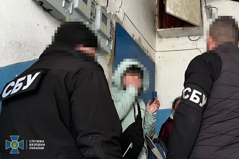 СБУ викрила російську агентку, яка під виглядом прибиральниці шпигувала в оселях українських воїнів СБУ викрила російську агентку, яка під виглядом прибиральниці шпигувала в оселях українських воїнів