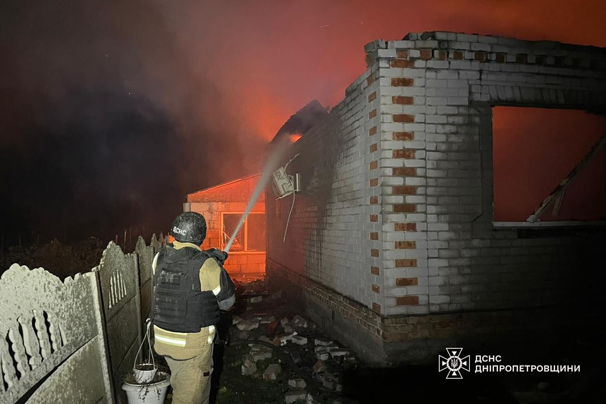 Ворог атакував Дніпропетровщину: загинула жінка, 8 людей поранено  Ворог атакував Дніпропетровщину: загинула жінка, 8 людей поранено