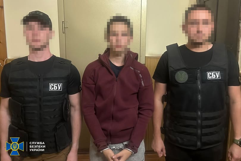 СБУ затримала російського інформатора, який розставляв "відеопастки" на Укрзалізниці, щоб шпигувати за ешелонами ЗСУ СБУ затримала російського інформатора, який розставляв "відеопастки" на Укрзалізниці, щоб шпигувати за ешелонами ЗСУ