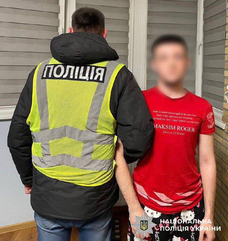 Поліція притягнула до відповідальності хлопця, який у формі поліцейського виконував російські пісні з ненормативною лексикою