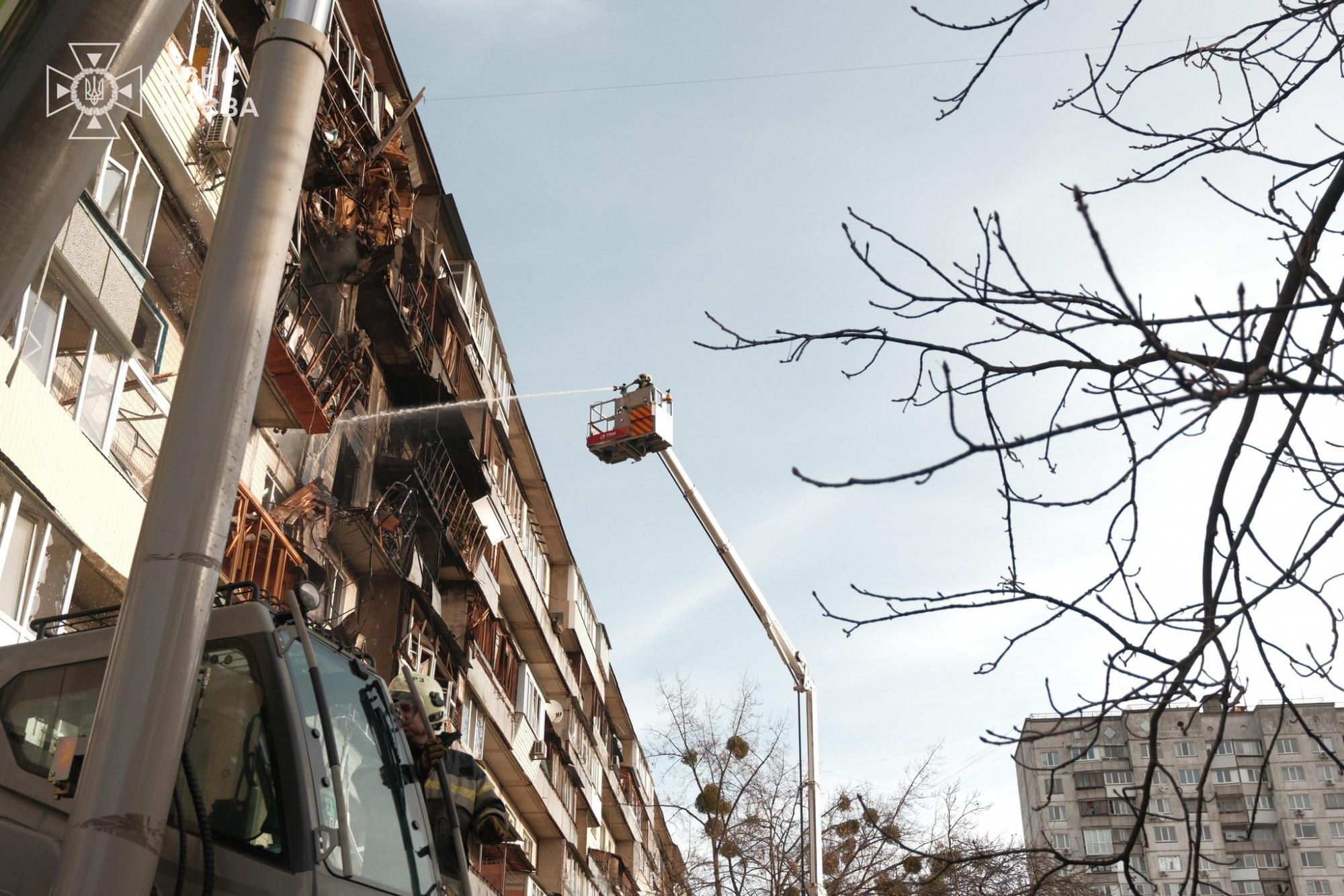 Кількість загиблих внаслідок нічної атаки РФ на Київ збільшилась 
