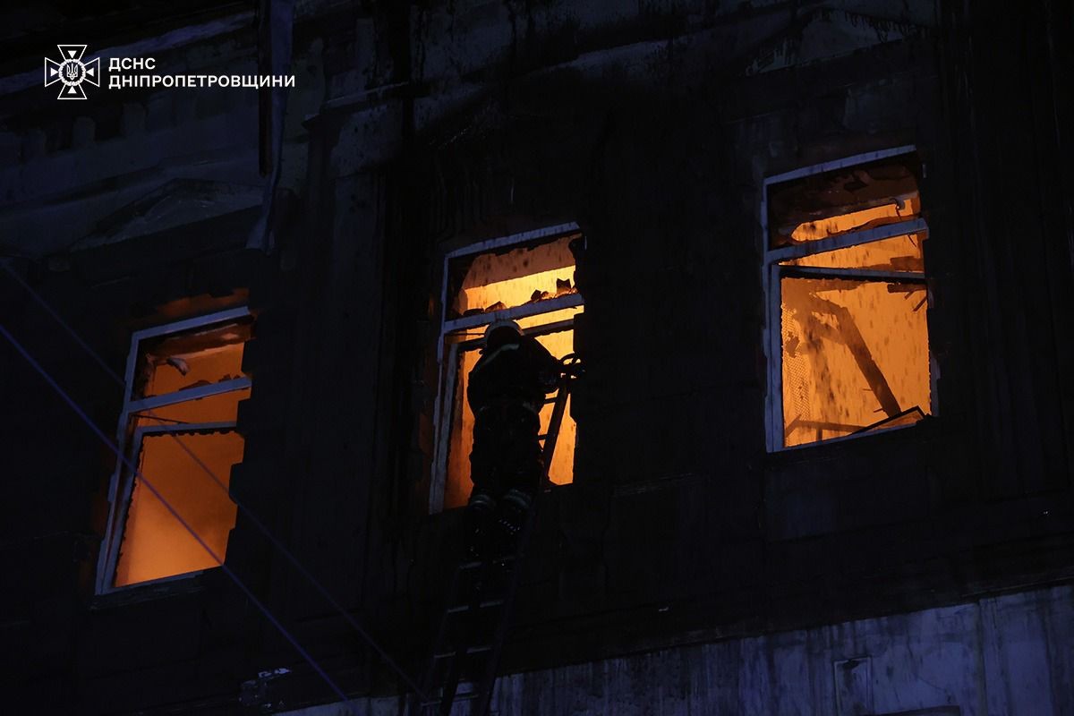 Росія атакувала Дніпропетровщину: одна людина загинула, п'ятеро поранених, серед них дві дитини Росія атакувала Дніпропетровщину: одна людина загинула, п'ятеро поранених, серед них дві дитини