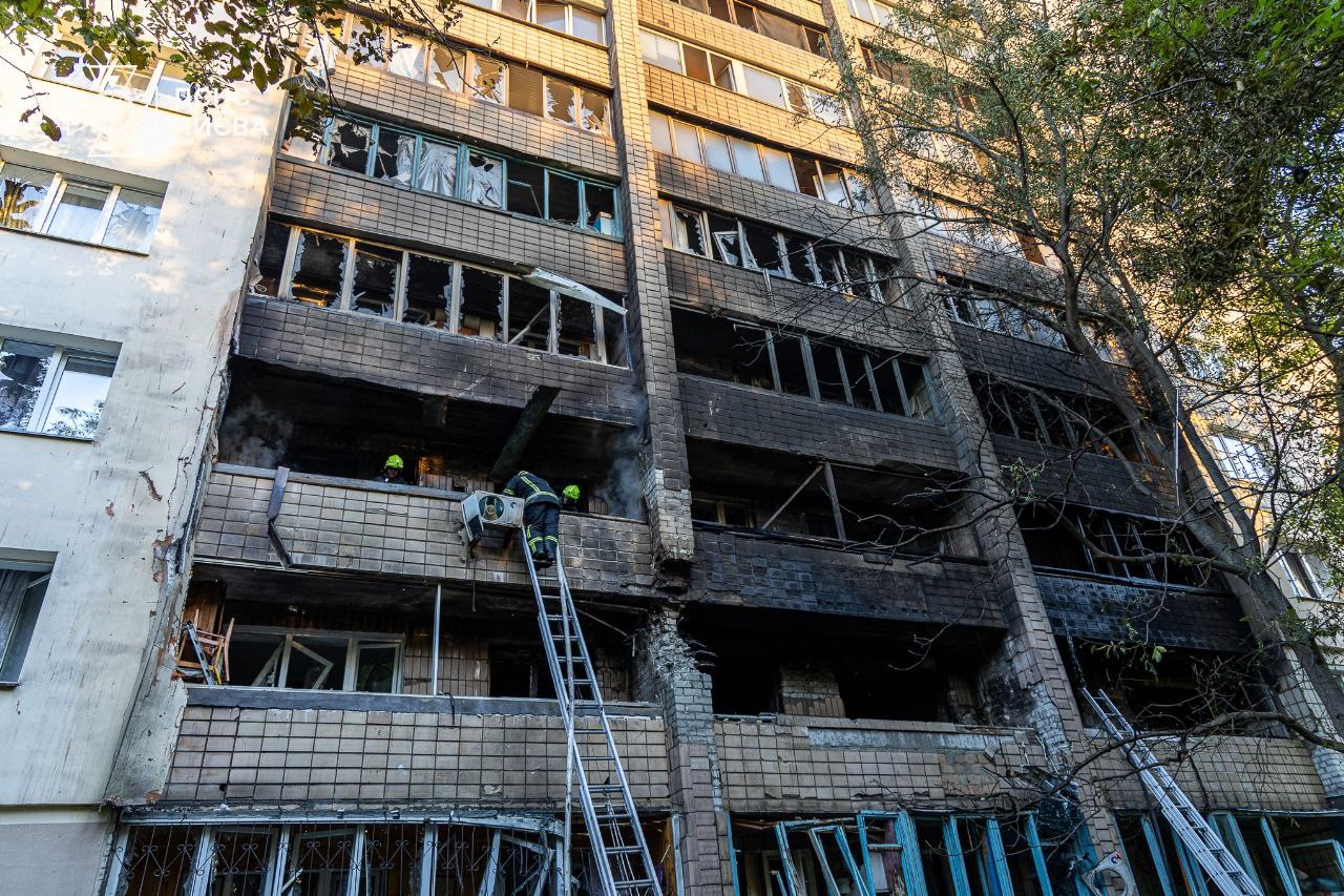 Масований удар по Києву: РФ атакувала балістикою і "шахедами", більше ніж 20 постраждалих, пошкоджено багатоповерхівки. ФОТО