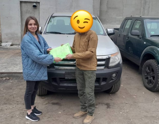 Ще один шанс вижити: волонтери передали транспорт медикам на передову