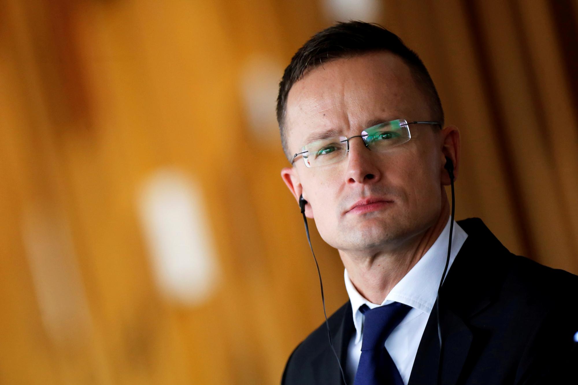 Голова МЗС Угорщини назвав заборону на в'їзд в Україну двом чиновникам "жалюгідною і безглуздою"