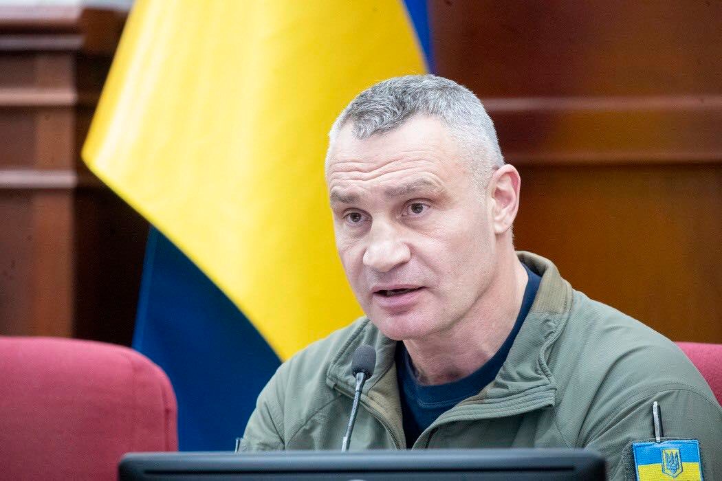 Кличко доручив головам РДА до вечора прибрати сніг, інакше звертатиметься до президента