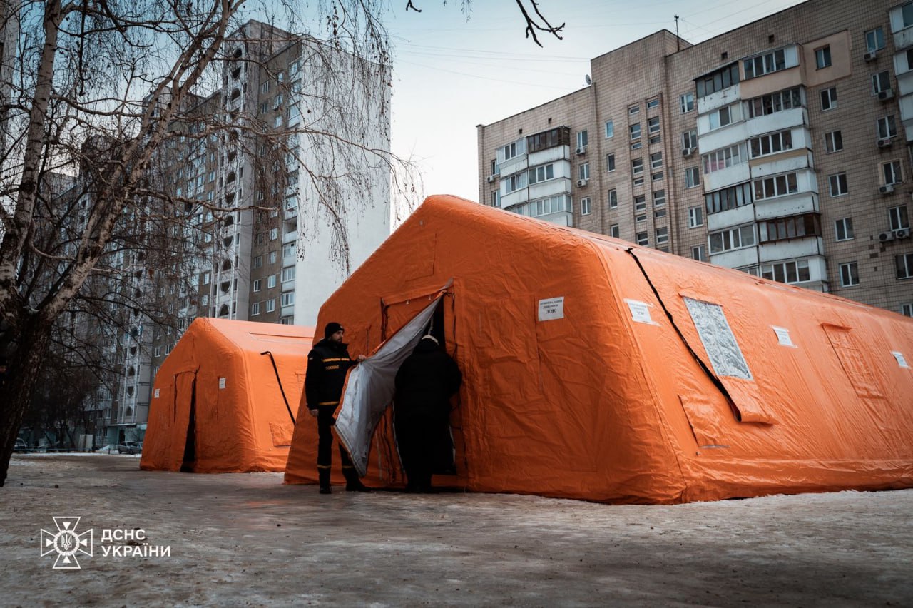 На лівому березі Києва розгорнули 42 мобільних Пункти надання допомоги ДСНС 