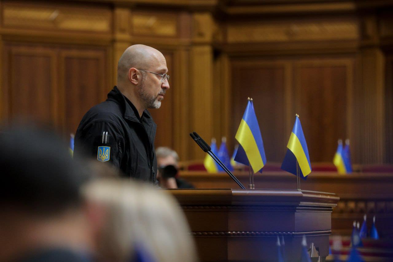 Бетонні саркофаги зберігають трансформатори навіть після 20 влучань "Шахедів", - Шмигаль