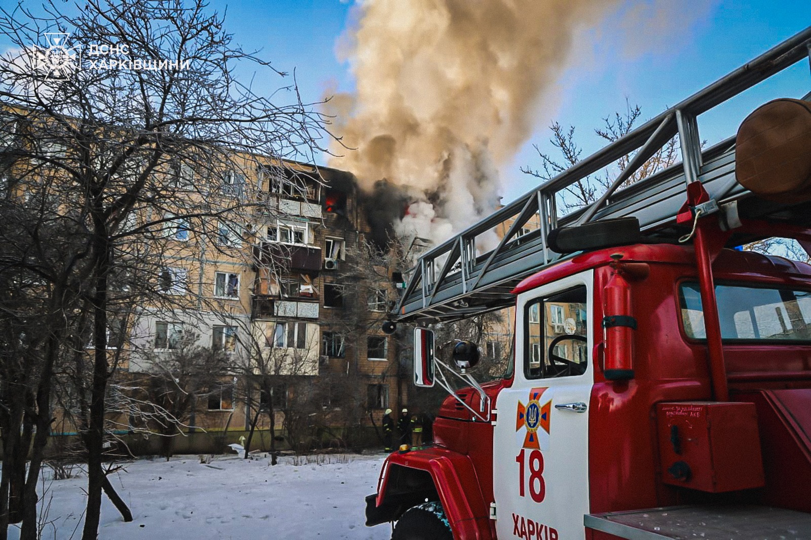Ворог вдарив "Шахедом" по багатоповерхівці в Харкові