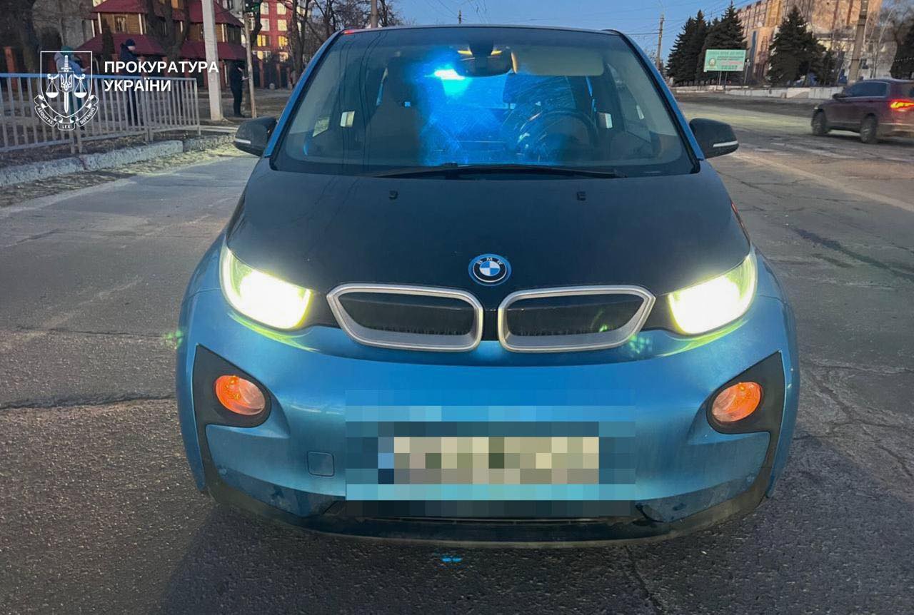 У Кривому Розі суддя збила 11-річного хлопчика на пішохідному переході: дитина перебуває у важкому стані