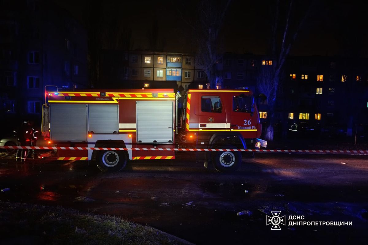 У Кривому Розі внаслідок ворожої атаки пошкоджено десяток будинків, дитячий садок і пожежну частину У Кривому Розі внаслідок ворожої атаки пошкоджено десяток будинків, дитячий садок і пожежну частину