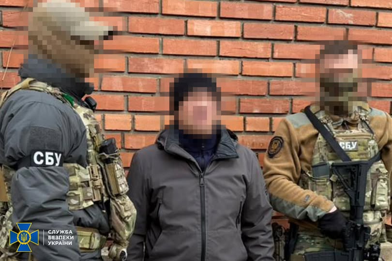 СБУ затримала одного із екскерівників стратегічного підприємства на Донеччині, який коригував обстріли рашистів