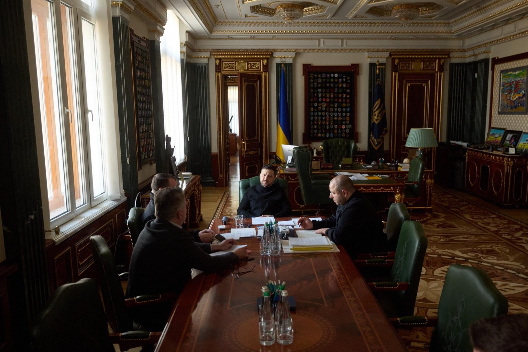 Буданов, Умєров та Кислиця доповіли Зеленському про переговори у Флориді зі США