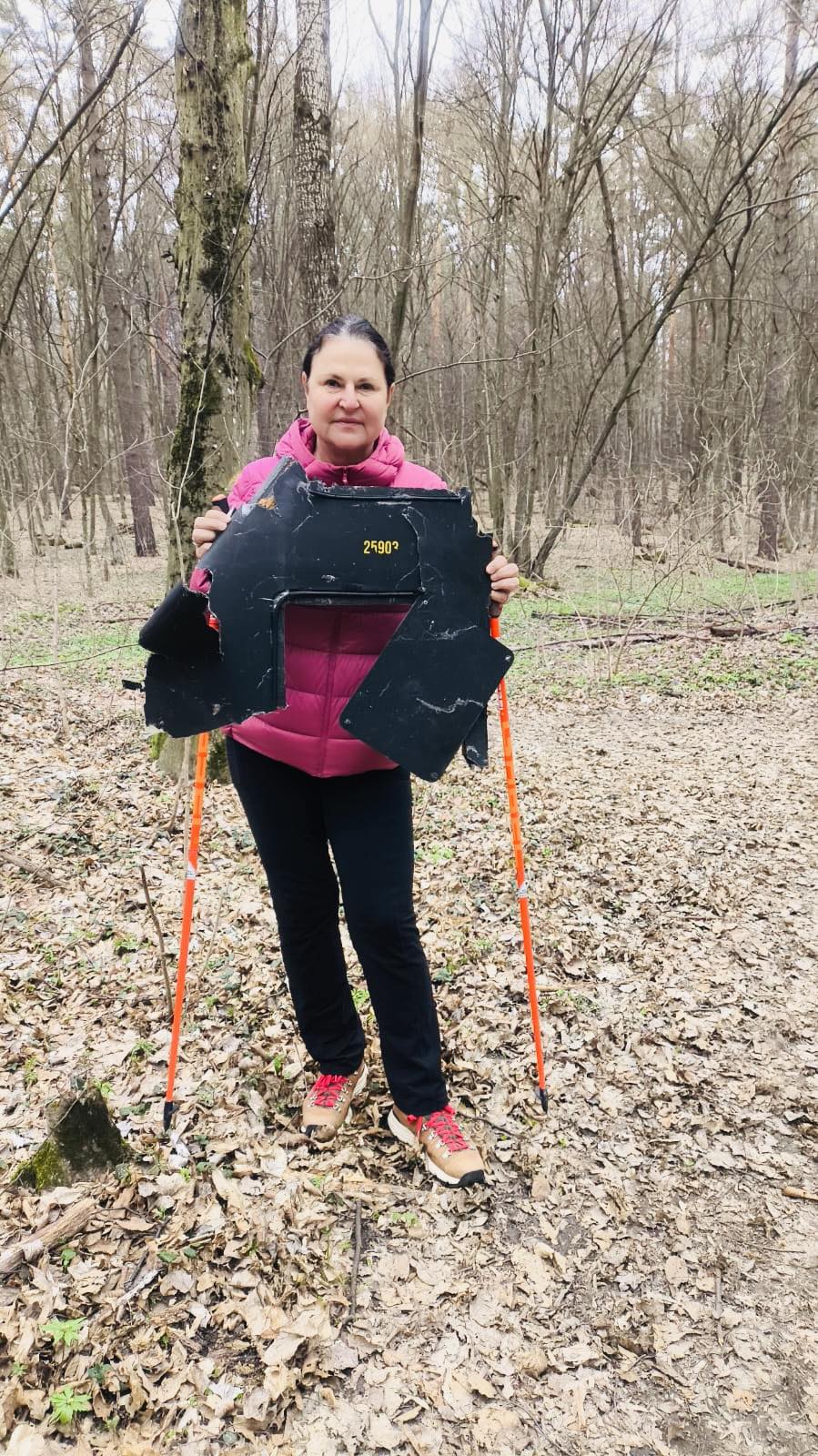 Посолка ЄС під час прогулянки лісом знайшла уламок шахеда