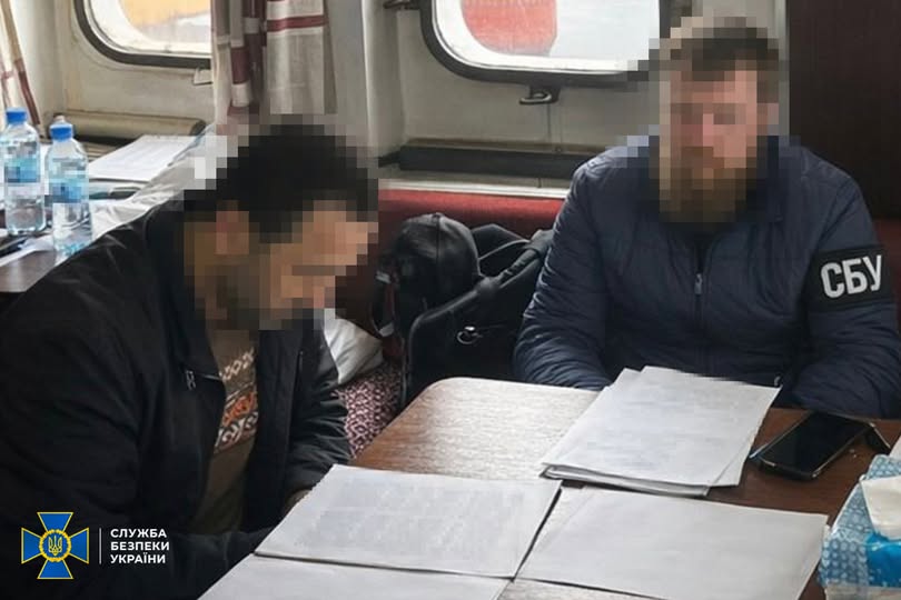СБУ повідомила про підозру капітану суден "тіньового" флоту рф, які вивозили зерно та нафтопродукти з Криму