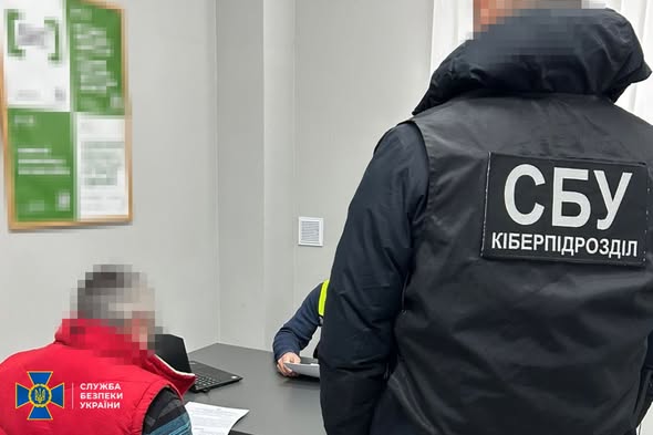 СБУ та Нацполіція ліквідували ботоферму на понад 20 тисяч акаунтів, через які рф поширювала фейки про Україну