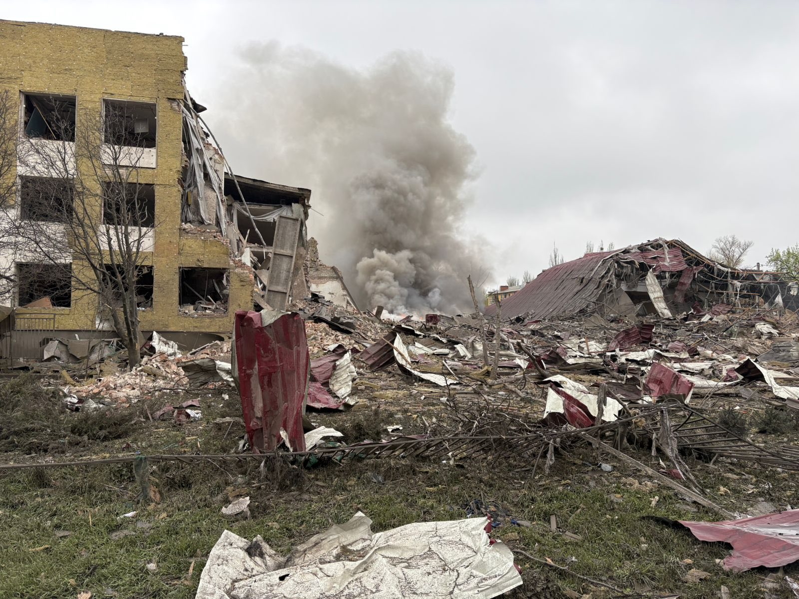 Росіяни двічі вдарили ФАБами по центру Слов’янську