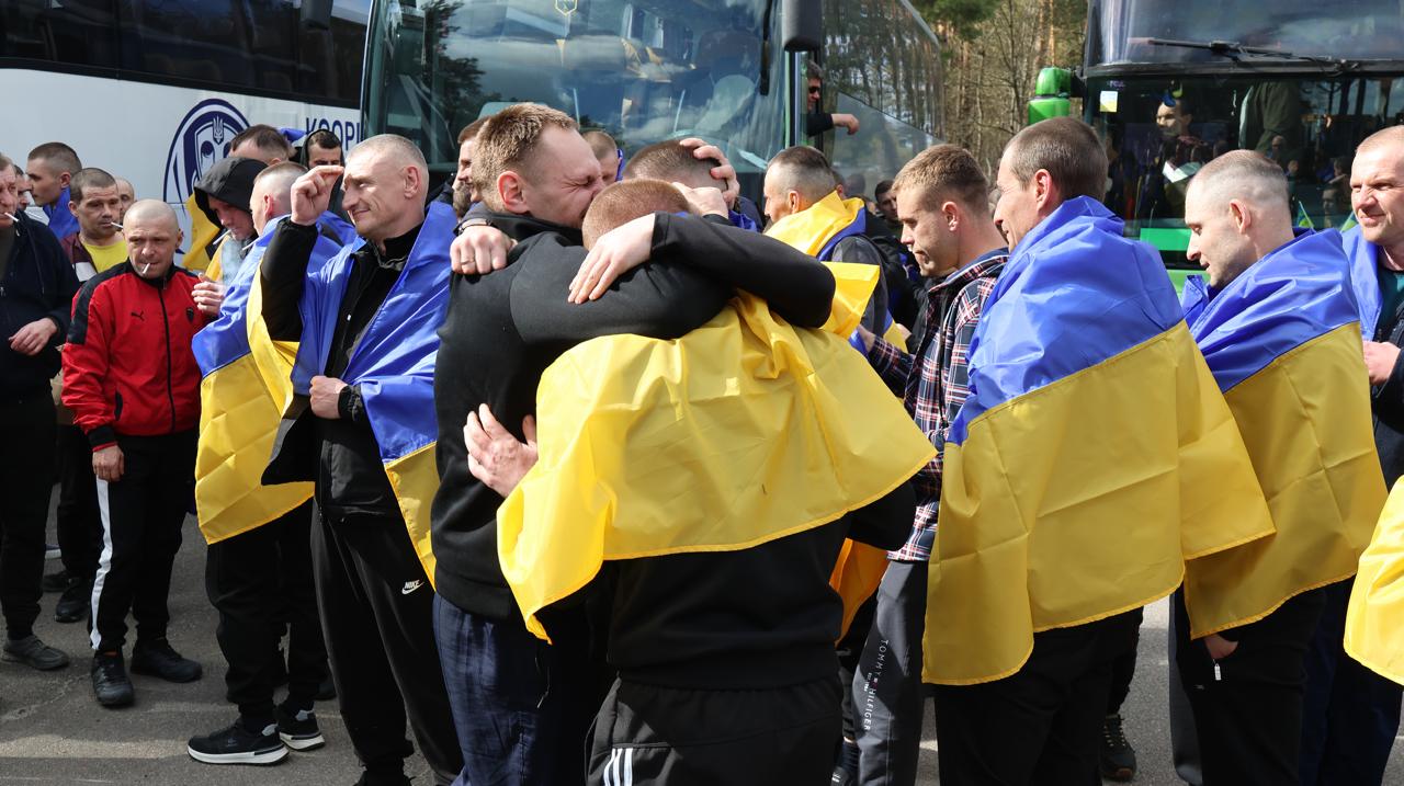 Більшість звільнених сьогодні з полону РФ незаконно утримувались на території Чечні, - Координаційний штаб 