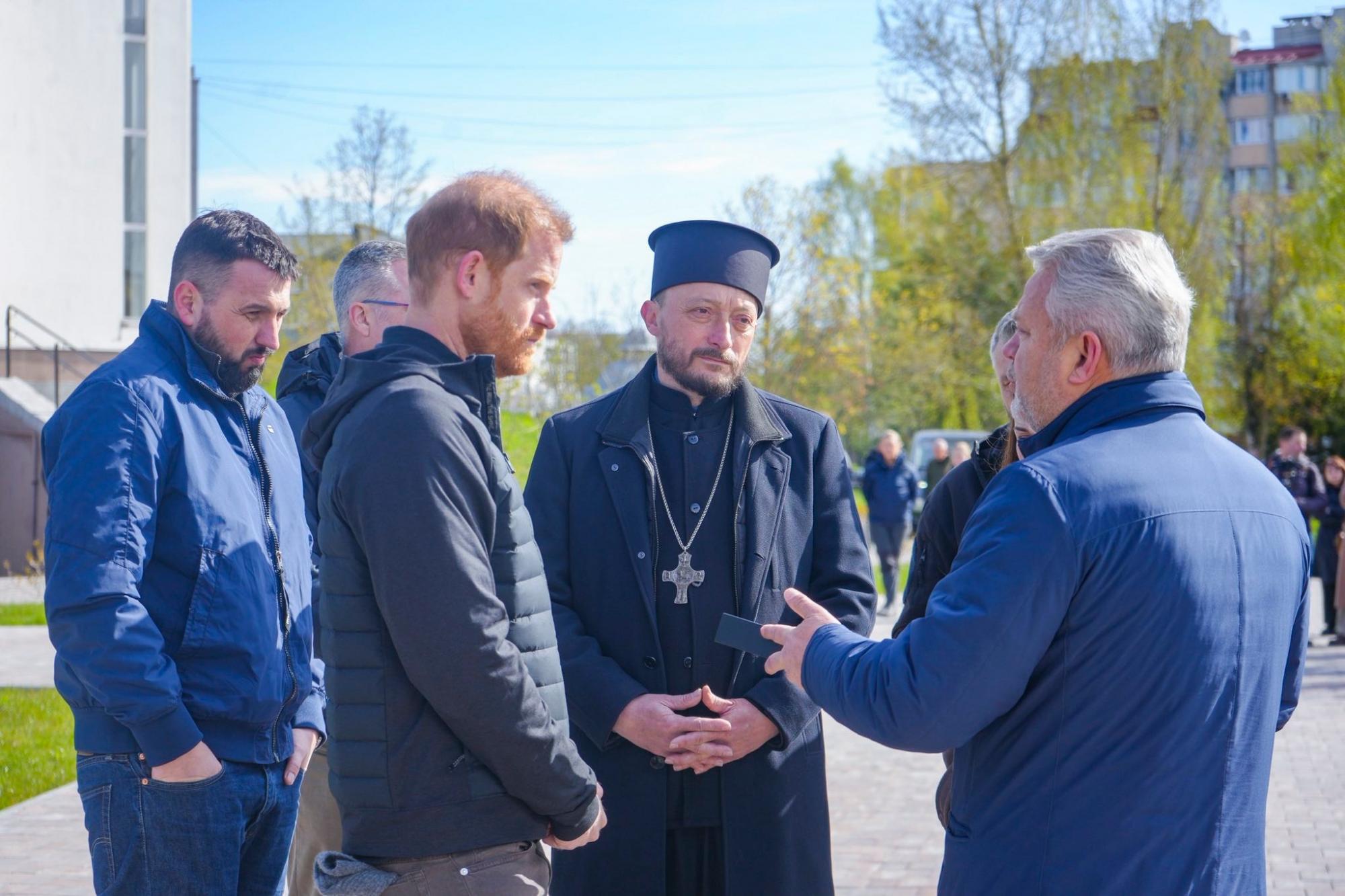Принц Гаррі під час візиту в Україну відвідав Бучу