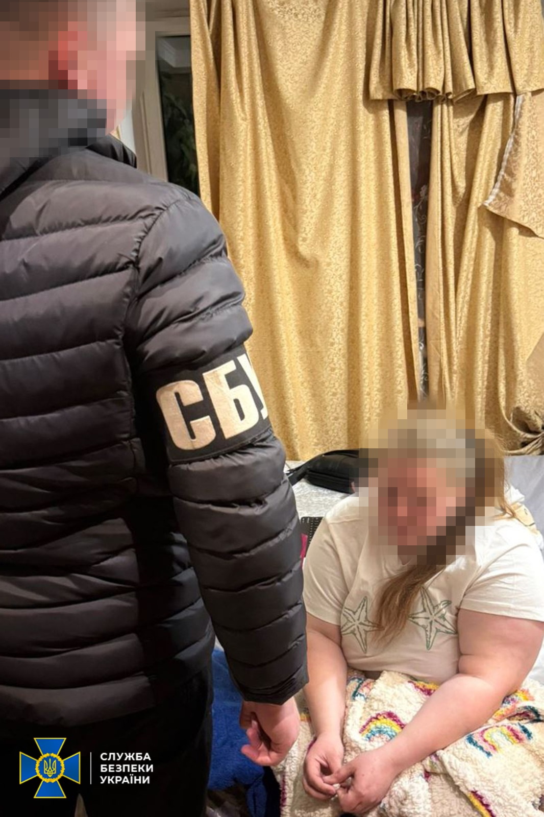 СБУ та Нацполіція затримали агентку рф, яка готувала теракт у Житомирі, видаючи себе за поштового кур’єра