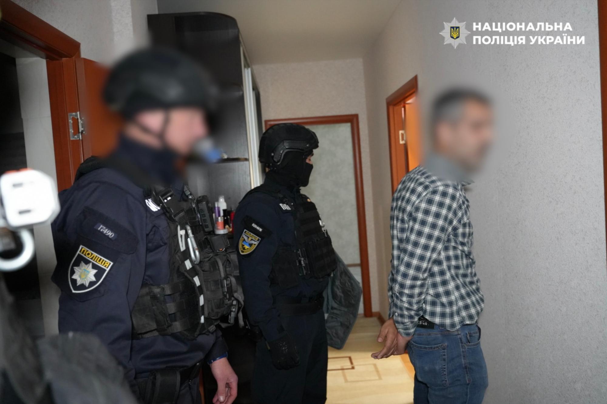В Одесі "7-му кілометрі" продали 50 тонн гуманітарки на 44 млн грн: поліція розкрила тіньову схему 