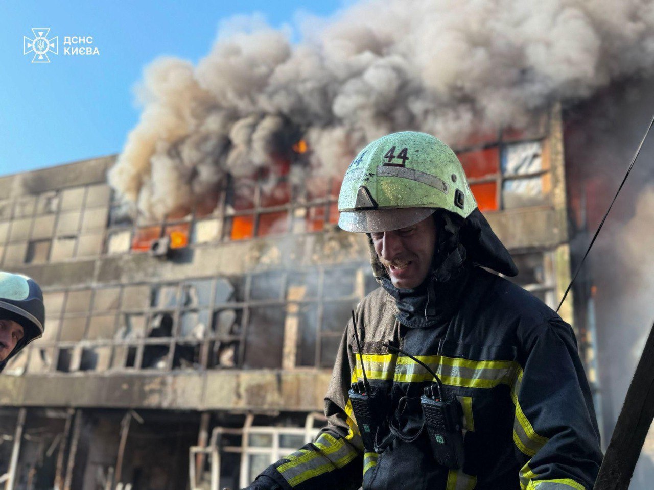 Нічна атака ракетами та БПЛА: у Києві двоє загиблих та багато постраждалих. ФОТО